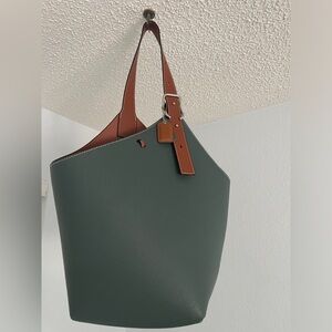 Baginning bucket bag